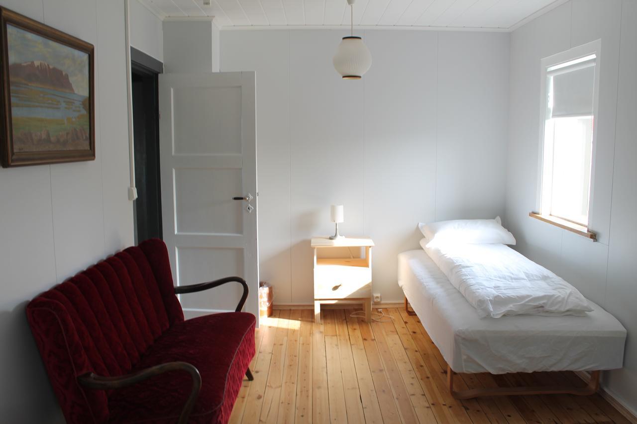 Midhop Guesthouse Thingeyrar Ngoại thất bức ảnh